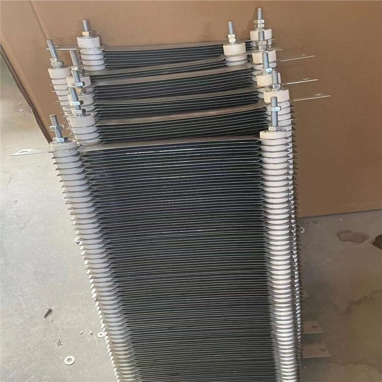 山東德慶ZX18-0.28電阻器不銹鋼電阻箱在不銹鋼條上設有加強筋
